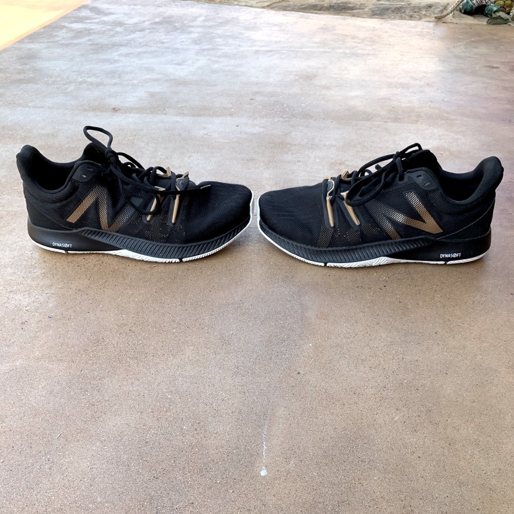 Men’s New Balance size 12 2E MXTRNRCK training black shoes